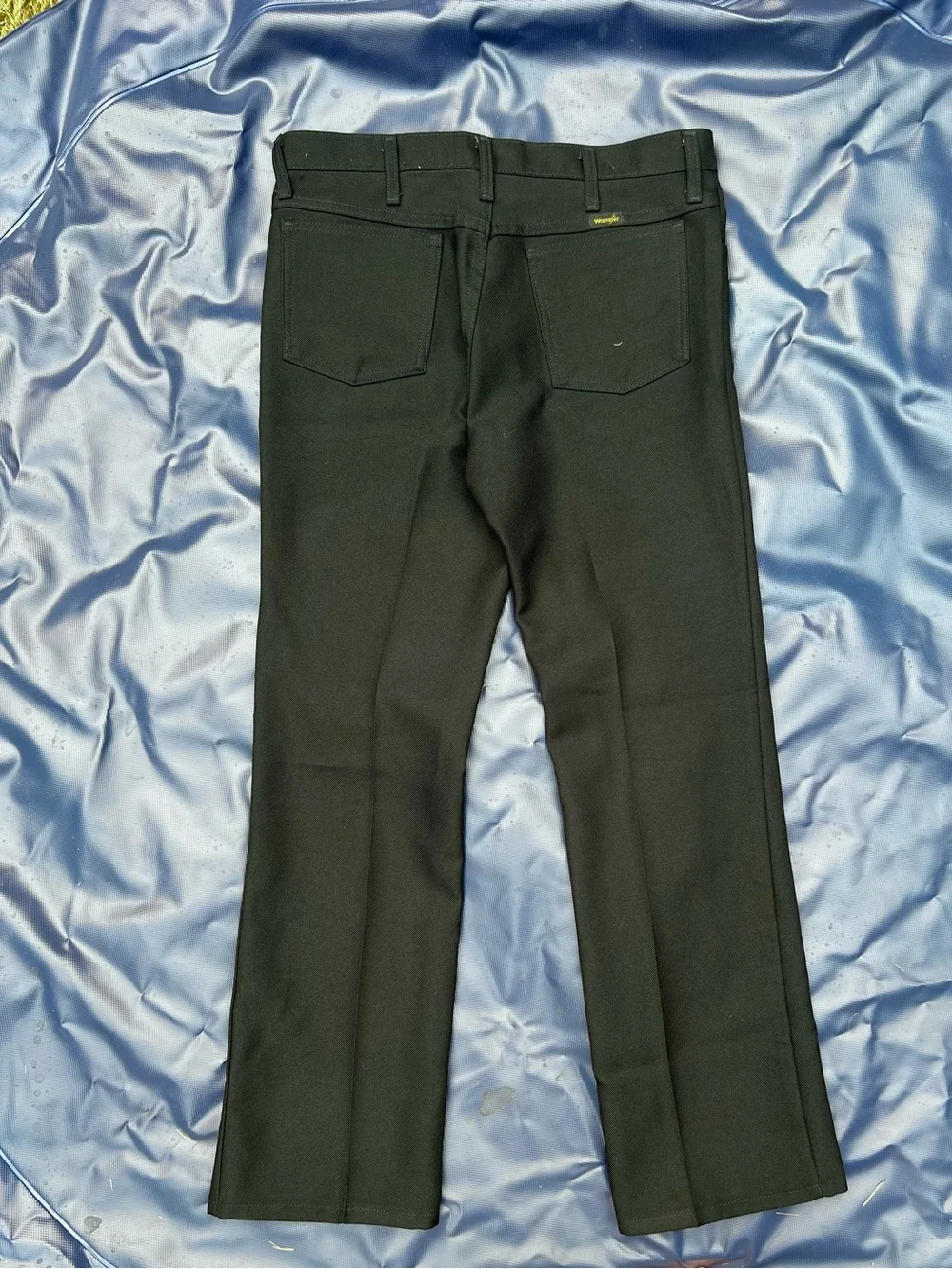 Levis waist 32